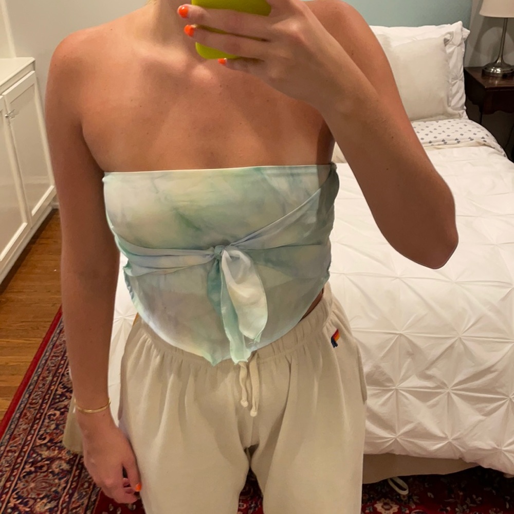 Blue blush Los Angeles green/blue top